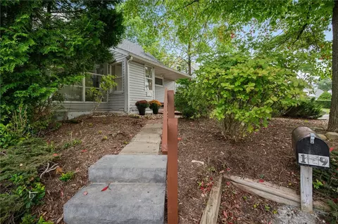 129 Bryant Dr, Pittsburgh, PA 15235