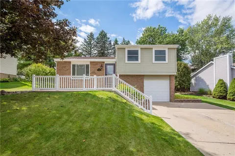 226 Briar Path, Imperial, PA 15126