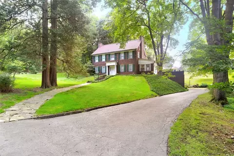 19 Valley Ln, Leetsdale, PA 15056