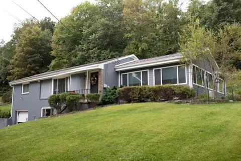 112 Lilac Ln, Valencia, PA 16059