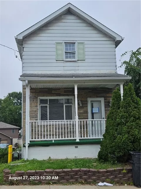651 Wood St, California, PA 15419
