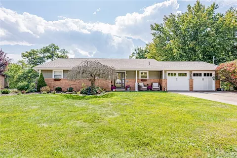 115 Colonial Dr, Irwin, PA 15642