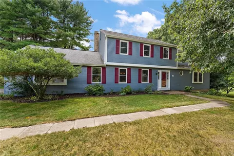 44 Canter Dr, Sewickley, PA 15143