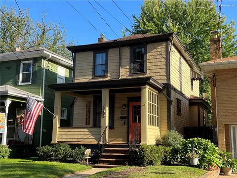943 Turnpike St, Beaver, PA 15009