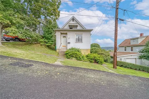 7 Woodrow St, Lyndora, PA 16045