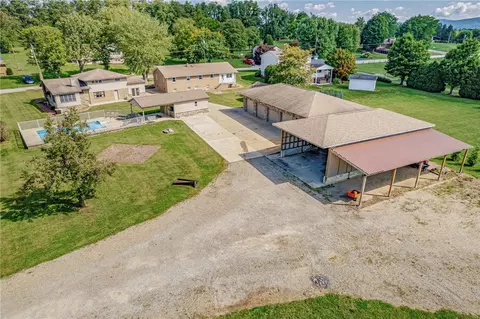 1205 Saint Clair St, Latrobe, PA 15650