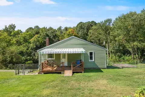 56 Mcmichael Rd, Carnegie, PA 15106