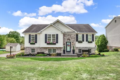 211 Ali Dr, Pleasant Unity, PA 15676