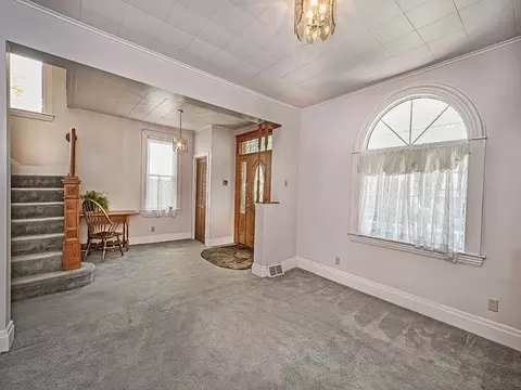 124 E Adams Ave, Vandergrift, PA 15690 photo 7