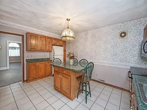124 E Adams Ave, Vandergrift, PA 15690 photo 17