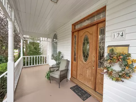 124 E Adams Ave, Vandergrift, PA 15690 photo 3