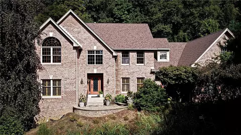 3919 Bridgewood Cir, Murrysville, PA 15668
