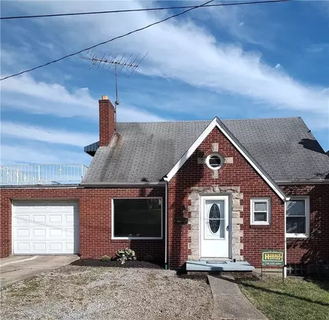 1304 Bakerstown Rd, Tarentum, PA 15084