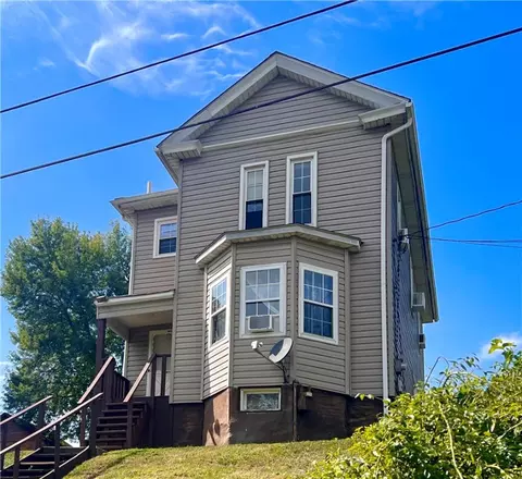 715 Darlington Ave, Jeannette, PA 15644
