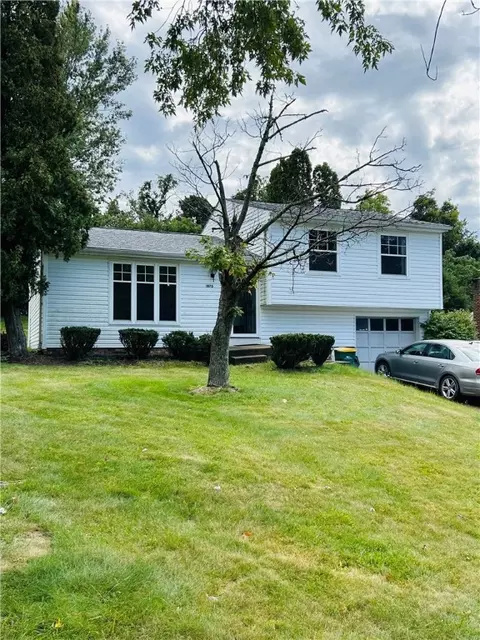 1875 Riggs Rd, South Park, PA 15129