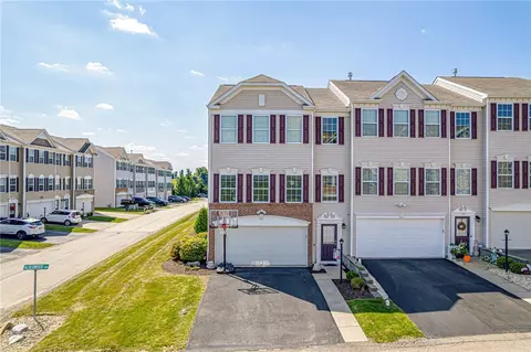 101 Alderwood Dr, Greensburg, PA 15601