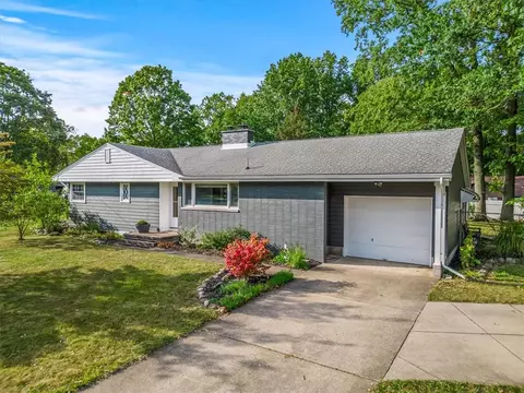 2225 Homewood Dr, Hermitage, PA 16148