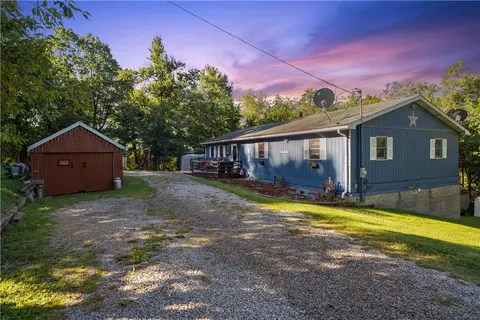 466 Mount Zion Rd, Prosperity, PA 15329