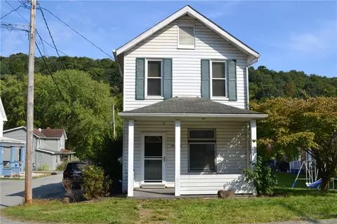 66 Main St, Freeport, PA 16229