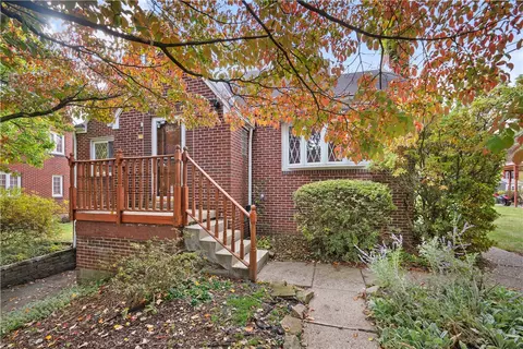 116 Hilglor Dr, Pittsburgh, PA 15209