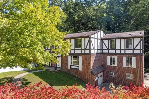 105 Lingay Ct, Glenshaw, PA 15116