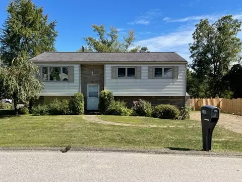 101 Colonial Village Dr, Pittsburgh, PA 15235