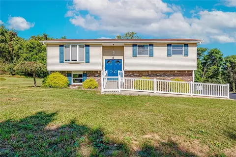 33 Adrian Dr, Greensburg, PA 15601