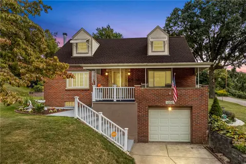 1236 Mckinley Dr, Jefferson Hills, PA 15025