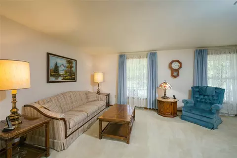 2219 Manordale Dr, Export, PA 15632 photo 5