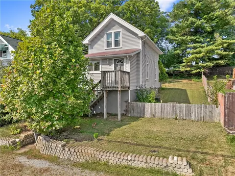 2872 Cedar St, Bethel Park, PA 15102