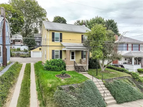 330 Keystone Dr, New Kensington, PA 15068