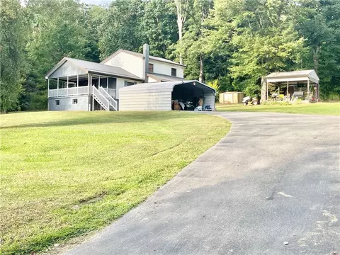 1381 Edmon Rd, Apollo, PA 15613 photo 2