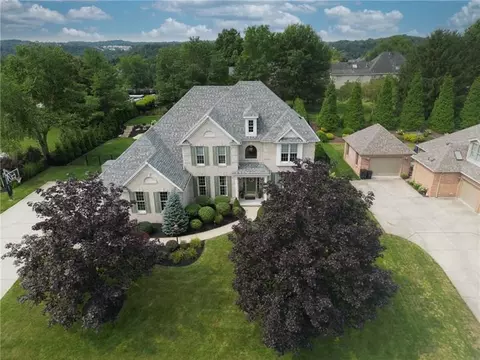 2522 Minton Dr, Coraopolis, PA 15108