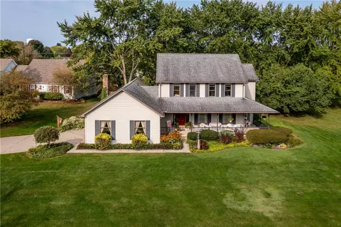 3885 Bristol Ct, Hermitage, PA 16148