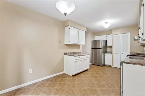 1592 Pinehurst Dr, Pittsburgh, PA 15241 photo 12