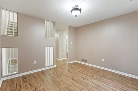 1592 Pinehurst Dr, Pittsburgh, PA 15241 photo 9