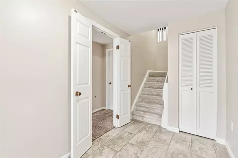 1592 Pinehurst Dr, Pittsburgh, PA 15241 photo 2