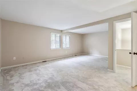 1592 Pinehurst Dr, Pittsburgh, PA 15241 photo 18