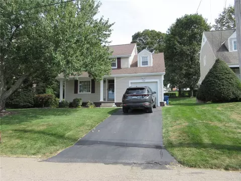 739 Massachusetts St, Ellwood City, PA 16117