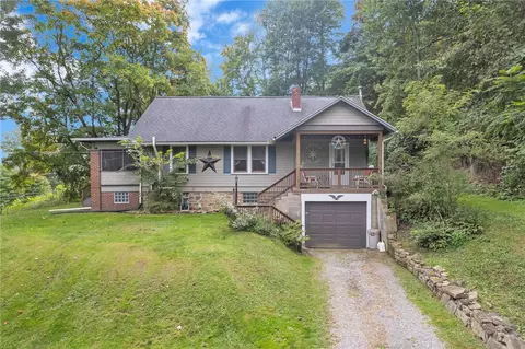 279 Norwood Dr, Beaver Falls, PA 15010