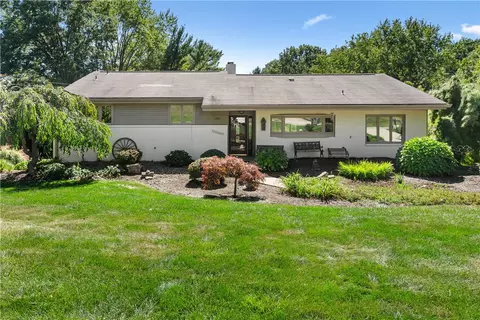 1604 Ashlawn Dr, Pittsburgh, PA 15241
