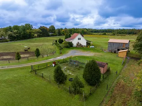 11 Fairgrounds Rd, Stoneboro, PA 16153
