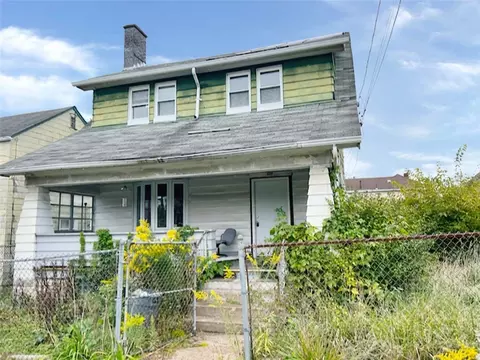 426 3rd, Clairton, PA 15025