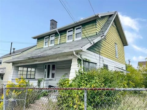426 3rd, Clairton, PA 15025 photo 2