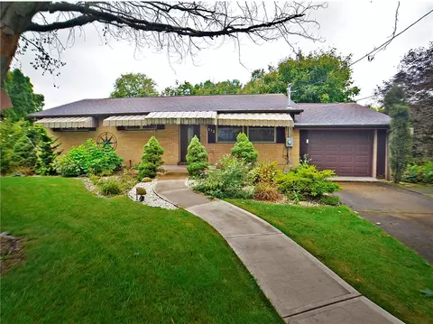 352 Main, Madison, PA 15663