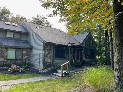 1967 S Ridge Way, Hidden Valley, PA 15502