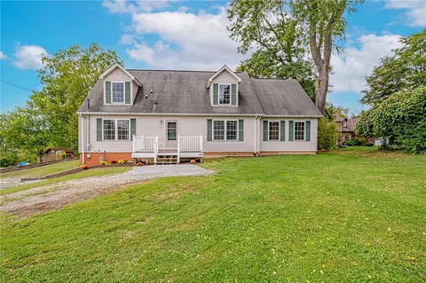 840 Meade Dr, North Huntingdon, PA 15642