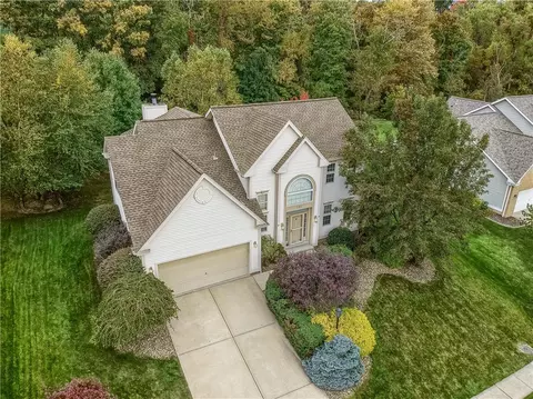 101 Bristol Dr, Seven Fields, PA 16046 photo 3
