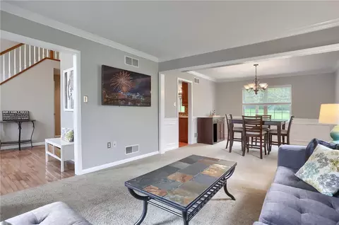 101 Bristol Dr, Seven Fields, PA 16046 photo 10