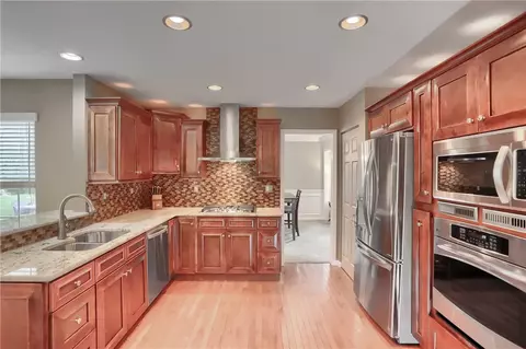 101 Bristol Dr, Seven Fields, PA 16046 photo 12